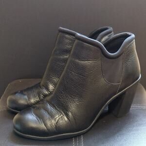 Clarks Artisan Adya Bella Black Leather Comfort Block Heel Ankle Booties 7.5